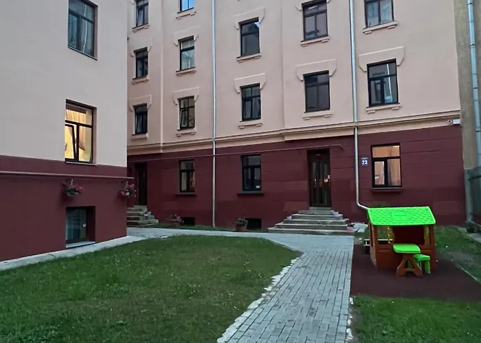 Riverside Promenade M3